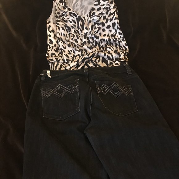 Black Jeans with Sequins - Picture 3 of 5